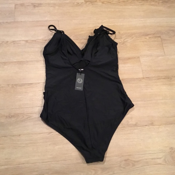 Relleciga Women’s One Piece Ruffle Bathing Suit - Picture 4 of 5